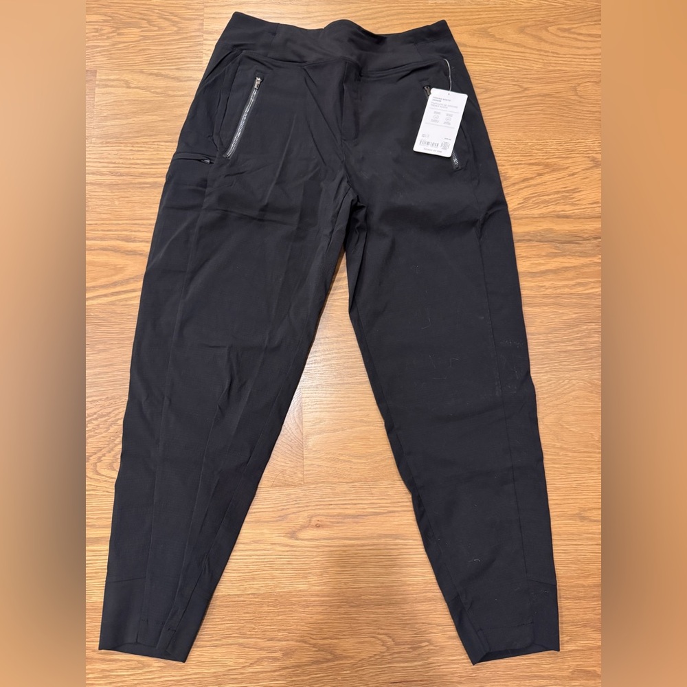 Athleta - Black Trekkie North Joggers
